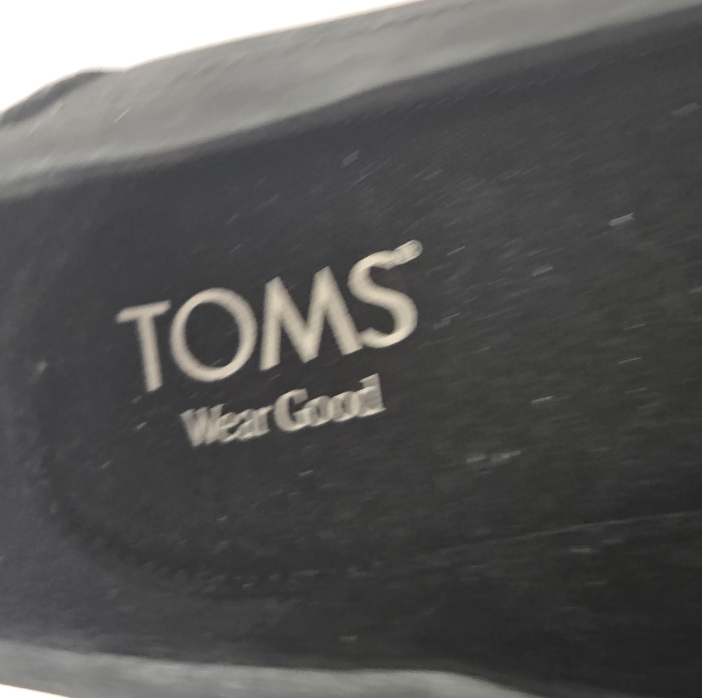 TOMS Cara Black Leather Lug Sole Loafers 6.5W Wide NWT - Picture 9 of 9